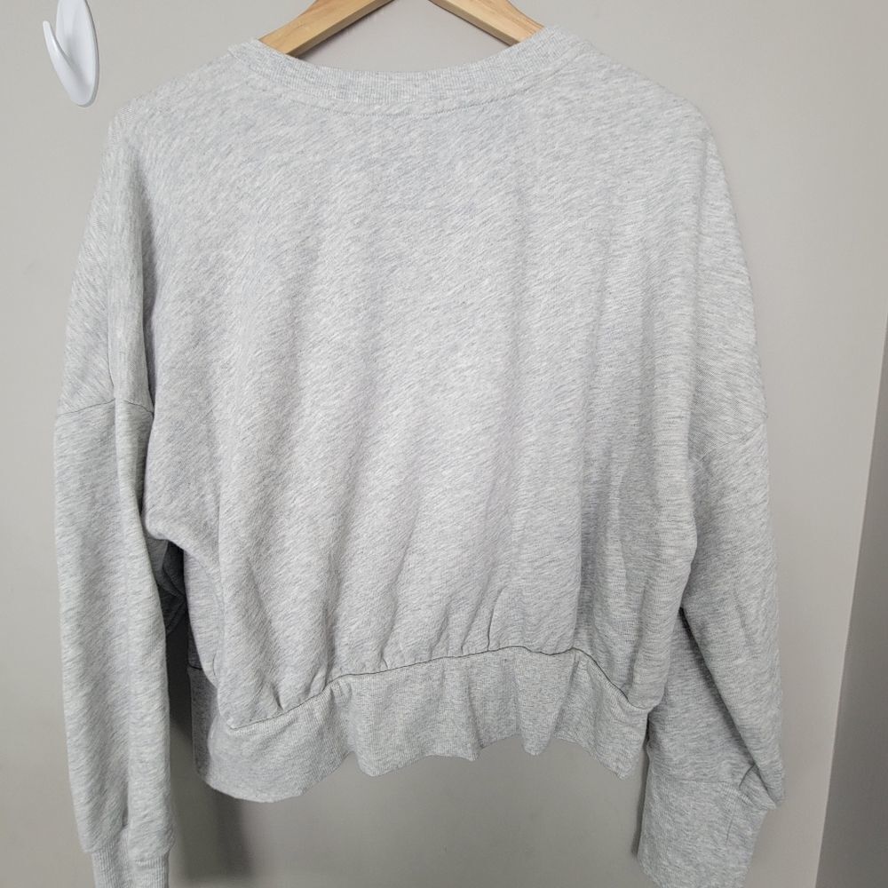 OLD NAVY Be The Love Oversized cropped sweater Light Heather Grey Large - Picture 4 of 4